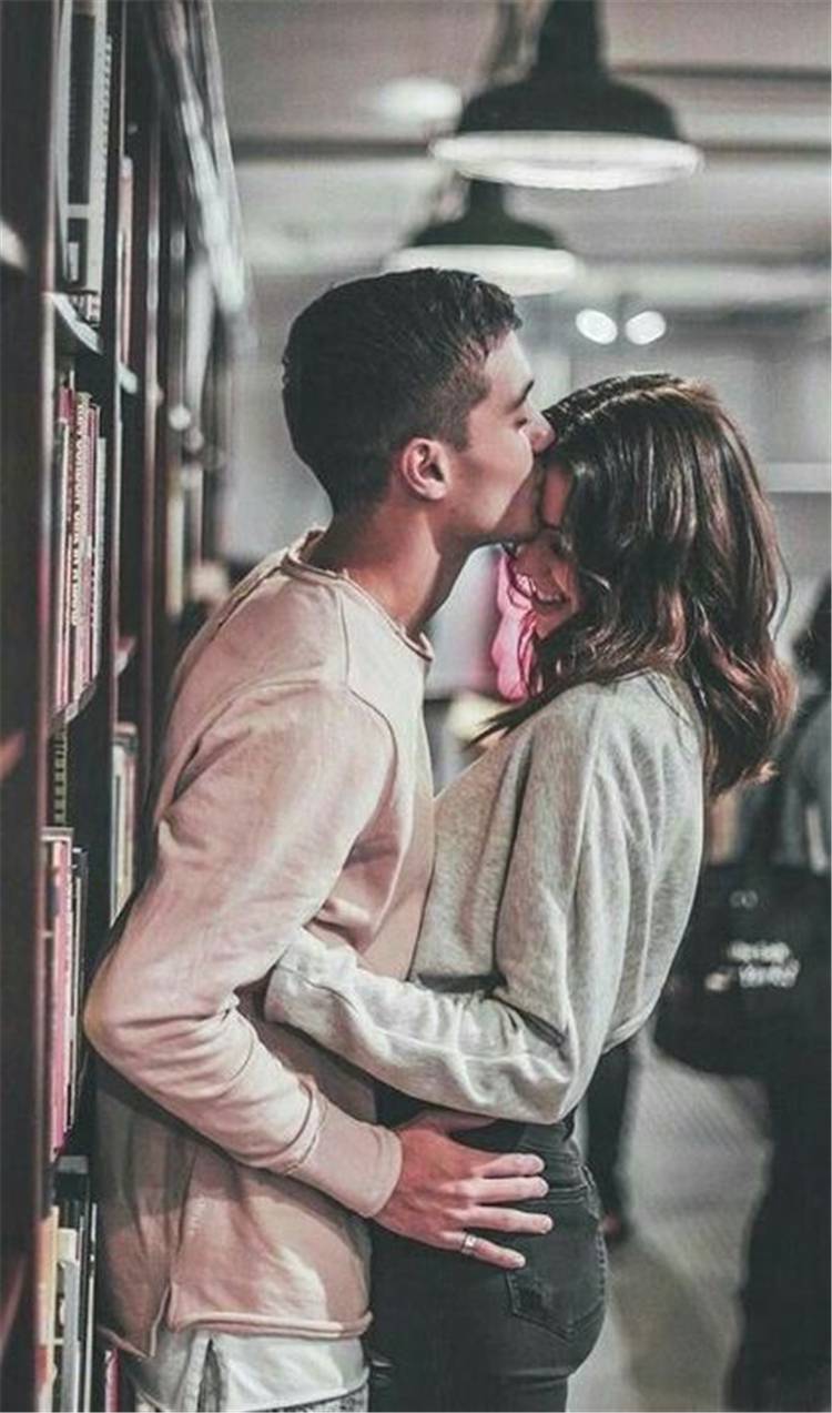 50 Romantic Couple Pose Photography Ideas For The Coming Valentines Day Women Fashion