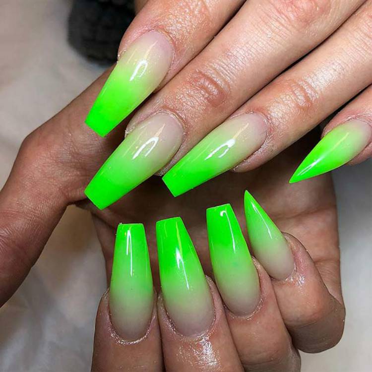 25 Gorgeous And Sexy Neon Green Nails To Inspire You 