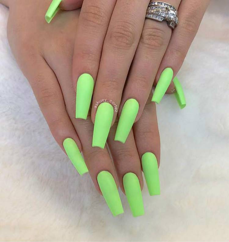 25 Gorgeous And Sexy Neon Green Nails To Inspire You 