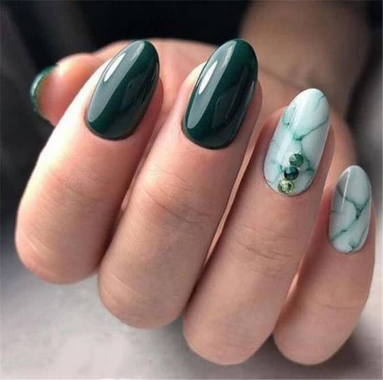 25 Stunning And Elegant Emerald Green Nail Designs For You Women