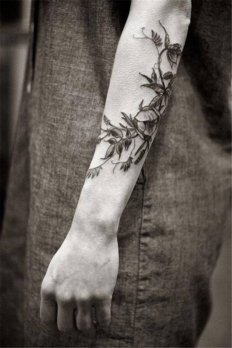 Arm Floral Tattoo Designs For Women; #Floral Tattoo; #Arm Tattoo; #Arm Floral Tattoo; #Tattoo; Tattoo Designs; #Arm Floral Tattoo Designs; Flower Tattoo; #Arm Flower Tattoo; Chic And Sexy Arm Floral Tattoo Designs You Must Know