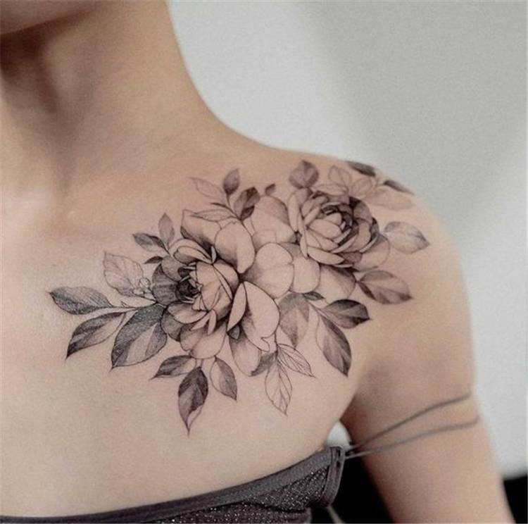 Gorgeous And Exclusive Shoulder Floral Tattoo Designs You Dream To Have; Floral Tattoo; Shoulder Tattoo; Floral Shoulder Tattoo; Rose Tattoo; Rose Shoulder Tattoo; Flower Tattoo; #floraltattoo #shouldertattoo #floralshouldertattoo