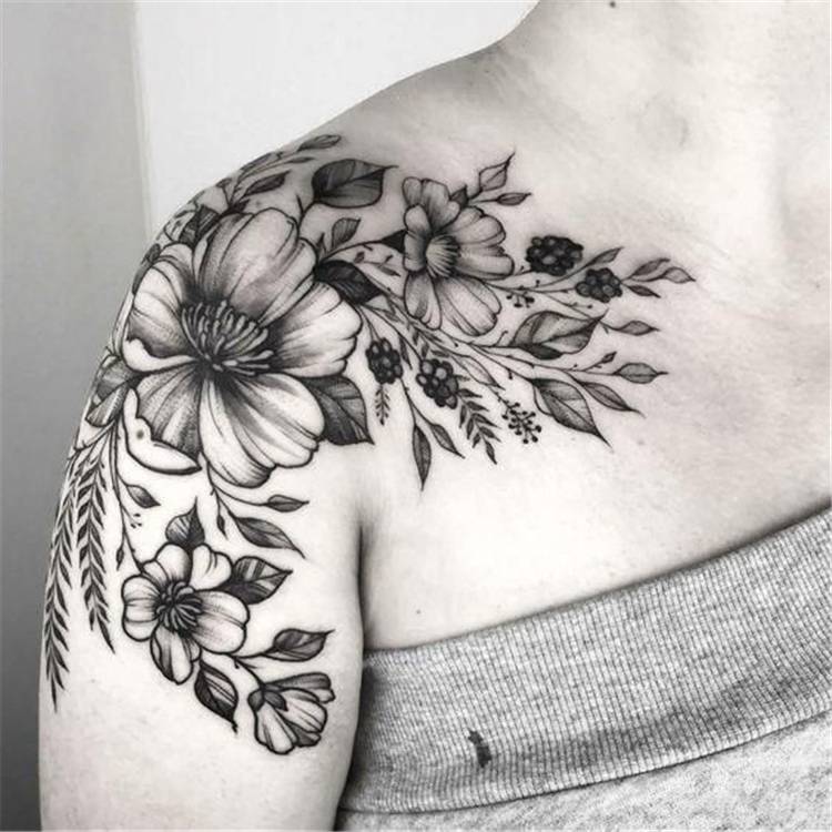 Gorgeous And Exclusive Shoulder Floral Tattoo Designs You Dream To Have; Floral Tattoo; Shoulder Tattoo; Floral Shoulder Tattoo; Rose Tattoo; Rose Shoulder Tattoo; Flower Tattoo; #floraltattoo #shouldertattoo #floralshouldertattoo