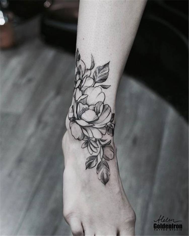 Gorgeous And Stunning Ankle Floral Tattoo Ideas For Your Inspiration; Ankle Tattoos Ideas for Women;Flower Anklet Tattoo;Ankle Tattoos Concepts for Girls;Simple Ankle Tattoo Designs;Floral Ankle Tattoo Designs;Floral Ankle Tattoos;Small Ankle Tattoos #floraltattoo #ankletattoo #anklefloraltattoo #tattoo #floral