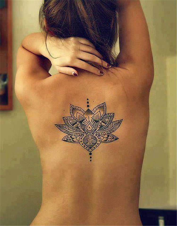Gorgeous Back Tattoo Designs That Will Make You Look Stunning; Back Tattoos; Tattoos On The Back; Simple Tattoos; Back tattoos of a woman; Ribbon tattoos; Flower tattoos; Cross tattoos; Little prince tattoos; Symbol tattoo; Pattern tattoos; #tattoo #tattoodesign #backtattoo #tattooontheback #floraltattoo #flowertattoo