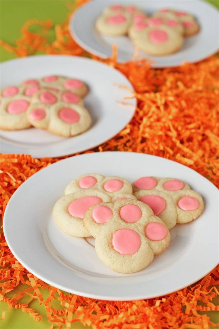 Cute And Delicious Easter Cookies To Make Your Easter Holiday More Sweeter; Easter Cookies; Cookies; Bunny Cookies; Egg Cookies; Chicken Cookies; Cute Cookies; Cookies For Kids; Easter; Easter Holiday; Easter Decor #Easter #Eastercookies #easterholiday #eastereggs #easterbunny 