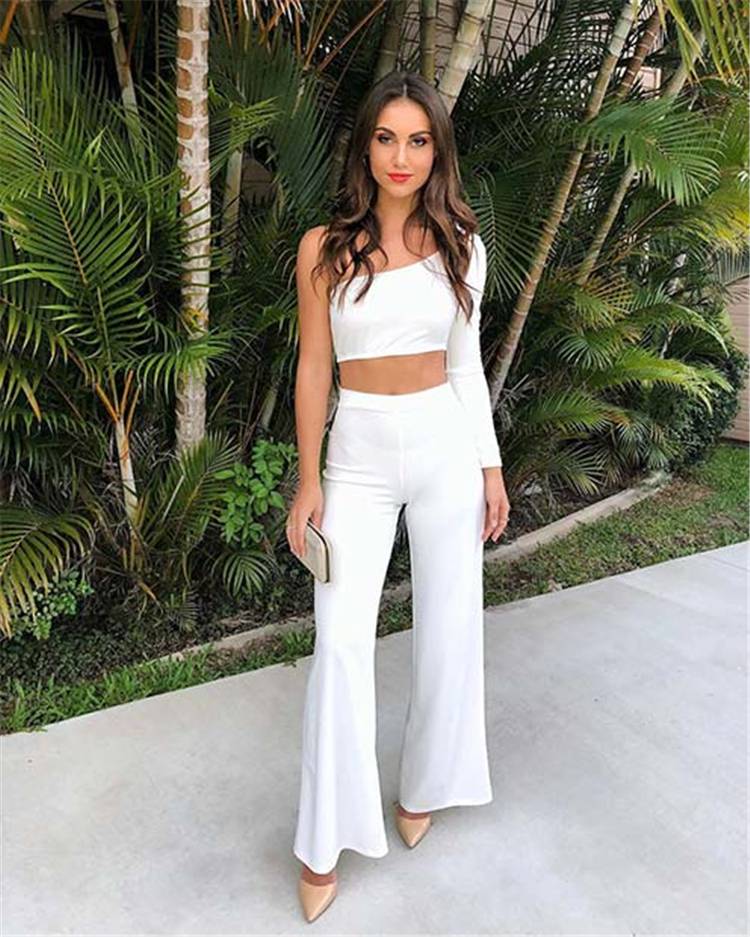 How To Pick Up A Gorgeous And Stunning White Party Outfits; Party Outfits; White Outfits; White Party Outfits; Outfits; Dress; One-piece Dress; White Dress; Party; #partyoutfits #outfits #whiteoutfits #whitepartyoutfits 