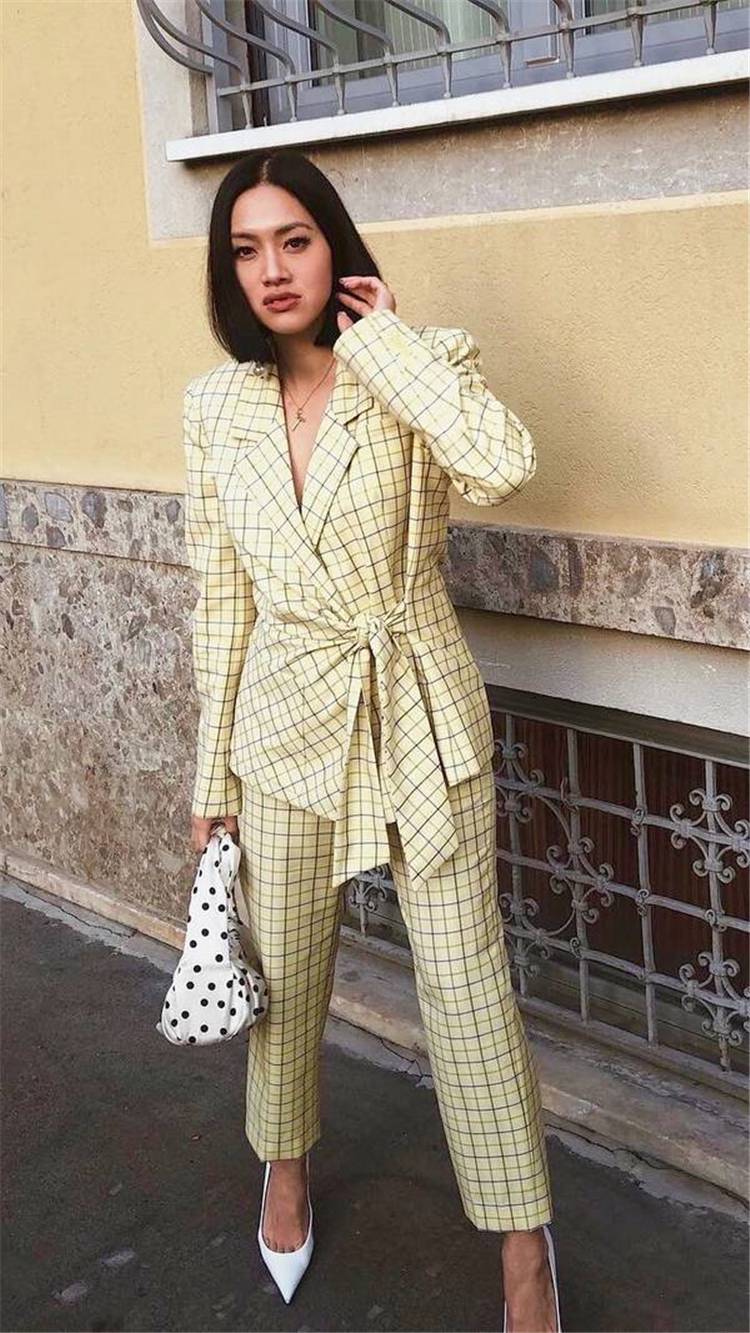 Spring Outfits From The Fashion Week Runways To Copy Right Now; Spring Outfits; Fashion Outfits; Runway Outfits; Outfits; Spring Runway Outfits #outfits #springoutfits #fashionoutfits #runwayoutfits