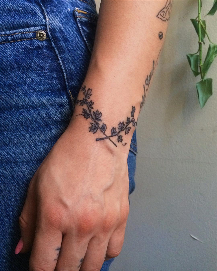 Wrist Tattoo; Wrist Tattoo Design; Tattoo; Tattoo Design; Small Tattoo; Tiny Tattoo; Floral Tattoo; #wristtattoo #tattoo #tattoodesign #smalltattoo