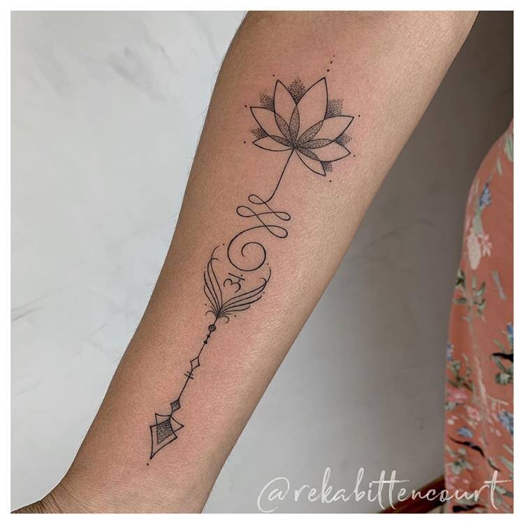 Gorgeous Arrow Tattoo Designs You Would Love; Arrow Tattoo; Arrow Tattoo Design; Tattoo; Tattoo Design; Couple Tattoo Design #tattoo #tattoodesign #arrowtattoo #arrowtattoodesign