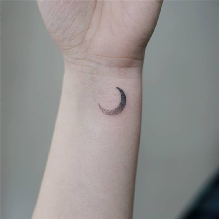 Small Tattoo Ideas For Your Ink Collection ASAP; Small Tattoo; Tiny Tattoo; Ink Tattoo; Tattoo #smalltattoo #tinytattoo #tattoo #tattoodesign