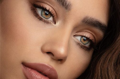 Natural Nude Eye Makeup Tricks You Should Know; Makeup Looks; Makeup Tips; Natural Makeup; Natural Makeup Looks; Nude Makeup Looks #makeup #makeuptips #naturalmakeup #naturalnudemakeup #nudemakeup
