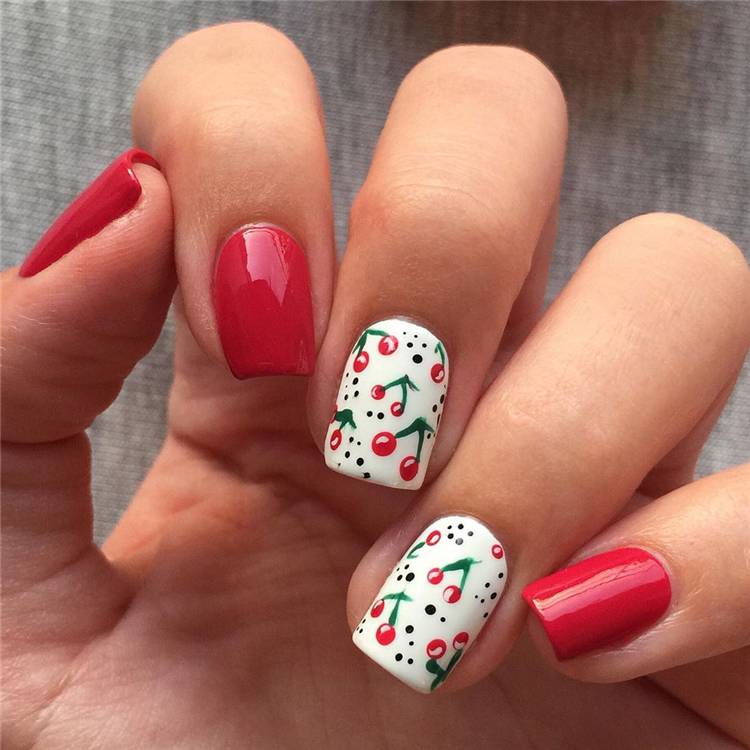 Trendy Red Nail Designs You Must Have This Year; Red Nail; Red Nail Design; Matte Red Nails; Floral Red Nails; Glitter Red Nails; Trendy Red Nails; Nails; Nail Design; #rednails #rednaildesign #glitterrednails #matterednails #nail #naildesign