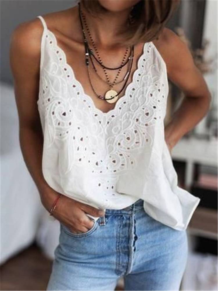 Trendy And Casual Summer Outfits You Can't Miss; Summer Outfits; Outfits; Trendy Outfits; Summer Shorts; Summer Dress; Summer Jeans; #summeroutfits #outfits #summerjeans #trendyoutfits