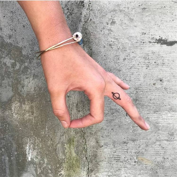 Tiny And Gorgeous Finger Tattoo Designs You Would Love; Finger Tattoo; Tiny Finger Tattoo; Tattoo; #fingertattoo #smalltattoo #tattoo #tinytatoo #tinyfingertattoo