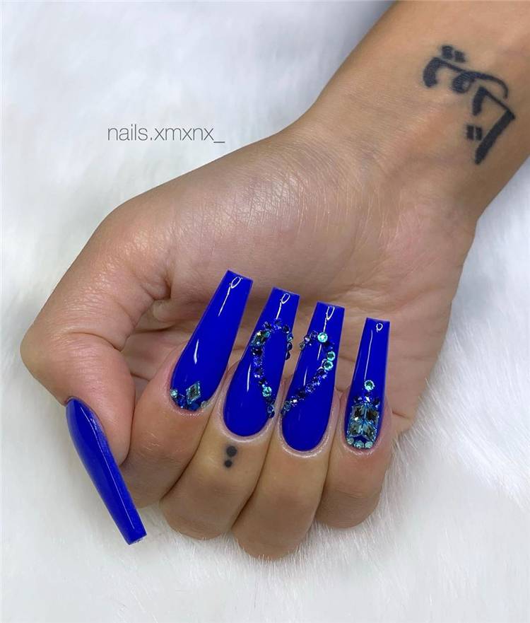 Trendy And Gorgeous Coffin Nail Designs You Would Love To Have; Simple Nails; Coffin Nail; Coffin Nail Designs; Acrylic Coffin Nail Designs; Best Acrylic Coffin Nail; #trendynail #summercoffinnails #coffinnail #acryliccoffinnails #holidaynails #nails #naildesign