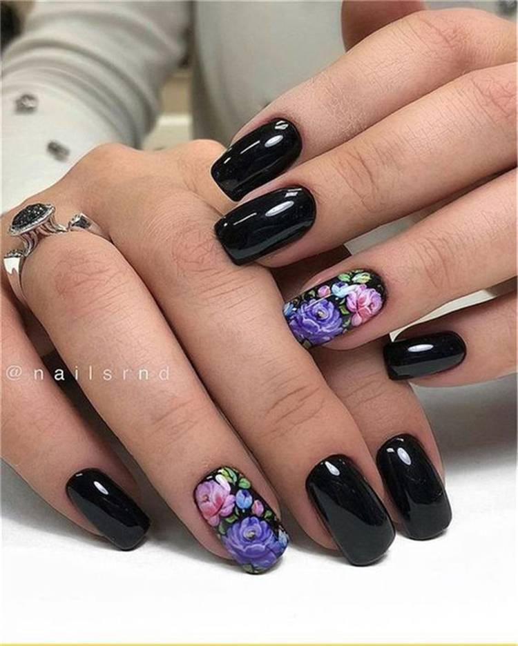 Stunning Black Nail Designs You Must Have This Summer; Black Nails; Summer Nails; Square Nail; Coffin Nail; Stiletto Nail; Cute Nails; Black Square Nail; Black Coffin Nail; Black Stiletto Nail; #nails #blacknails #blacksummernail #summernails #coffinnails #stilettonails #squarenails
