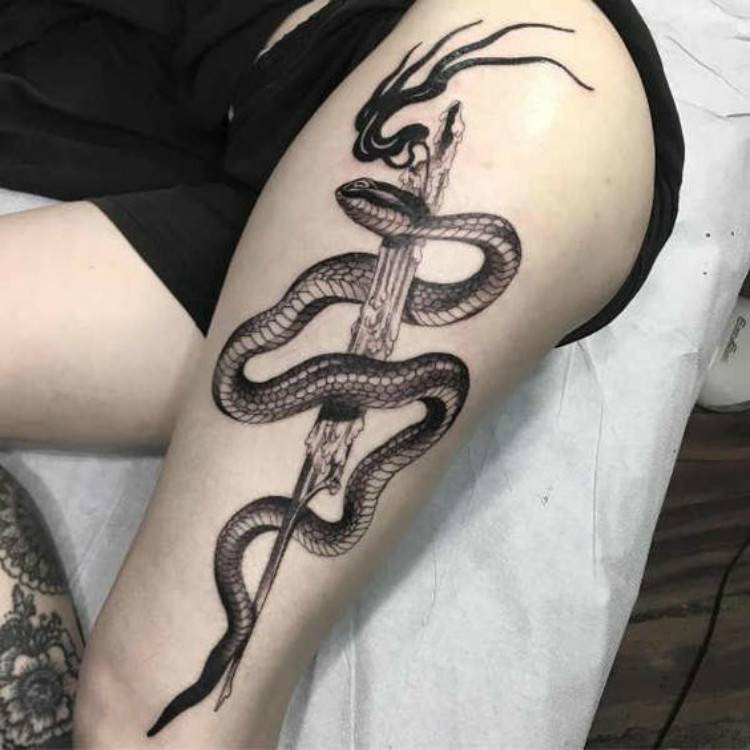 Bold And Gorgeous Snake Tattoo Designs You Would Love; Tattoo; Snake Tattoo; Bold Tattoo; Bold Snake Tattoo; Gorgeous Tattoo; Tiny Tattoo; Sanke Tiny Tattoo; #snaketattoo #boldtattoo #smalltattoo #tinytattoo #tinysnaketattoo #tattoo #tattoodesign