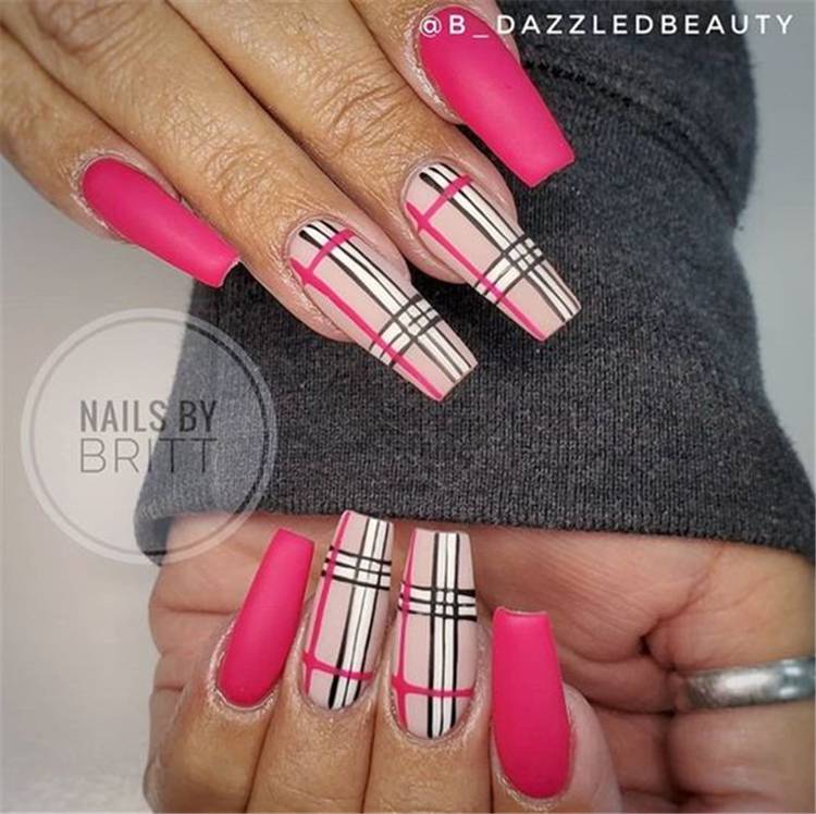 Gorgeous Plaid Pattern Nail Designs For Fall Season; Plaid Pattern; Plaid Pattern Nail; Nail Designs; Nail; Fall Nail; Fall Nail Design; #plaidpatternnail #plaidpattern #nail #naildesign #fallnail #fallnaildesign