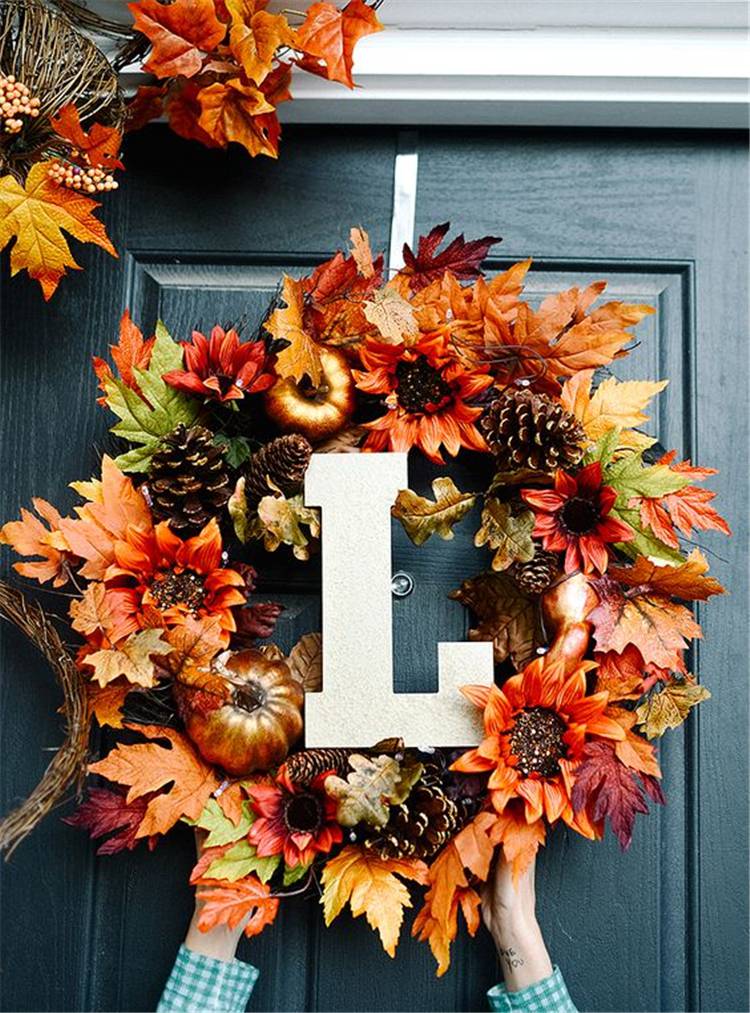 Amazing And Stunning Fall Wreaths You Must DIY At Home; Fall Wreath; Fall Wreaths DIY; DIY Wreaths; Door Wreaths; Fall Decoration; Home Decor; #falldecor #fallwreath #wreath #wreathDIY #DIY #homedecor #doorwreath