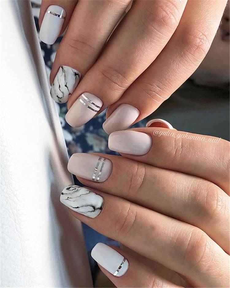 Trendy Short Square Nail Designs You Need To Copy This Fall; Square Nail; Short Square Nail; Nail; Nail Design; Fall Nail; Fall Nail Design; Autumn Nail; Leaf Nail; Glitter Nail; Rhinestones Nails; Marble Nails; #squarenail #shortsquarenail #nail #naildesign #fallnail #autumnnail #glitternail #rhinestonesnails #leafnails