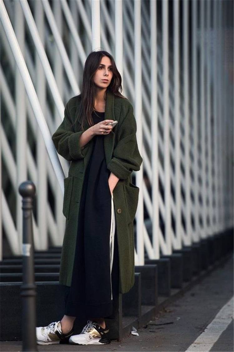 Cute And Glam Winter Outfits To Copy Now; Winter Outfits; Outfits; Winter Coat; Leather Coat; Trench Green Coat; Faux Fur Gilet; Winter Minitary Jacket; Winter Skirt #winteroutfit #outfits #trenchgreencoat #fauxfurgilet #wintermilitaryjacket #winterskirt #leathercoat