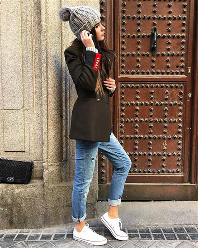 Cute And Glam Winter Outfits To Copy Now; Winter Outfits; Outfits; Winter Coat; Leather Coat; Trench Green Coat; Faux Fur Gilet; Winter Minitary Jacket; Winter Skirt #winteroutfit #outfits #trenchgreencoat #fauxfurgilet #wintermilitaryjacket #winterskirt #leathercoat