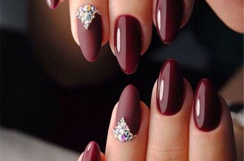 Hottest And Newest Burgundy Nail Designs You Must Know In 2020;  Nails; Nail Design; Burgundy Nail Color; Nail Color; Burgundy Coffin Nails; Burgundy Square Nails; Burgundy Floral Nails;#nails #naildesign #burgundynail #burgundynaildesign #burgundycolor #coffinnails