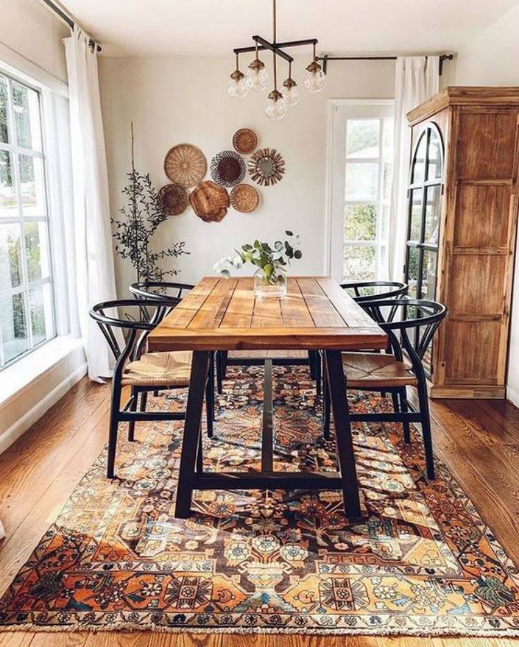 Stunning And Cozy Dining Room Decoration Ideas You Must Love; Dining Room; Dining Room Decor; Home Decor; Rustic Dining Room; Farmhouse Dining Room Decor; Modern Dining Room; Boho Dining Room Decor; Cozy Dining Room #diningroom #homedecor #moderndiningroom #rusticdiningroom #chicdiningroom #apartmentdiningroom 