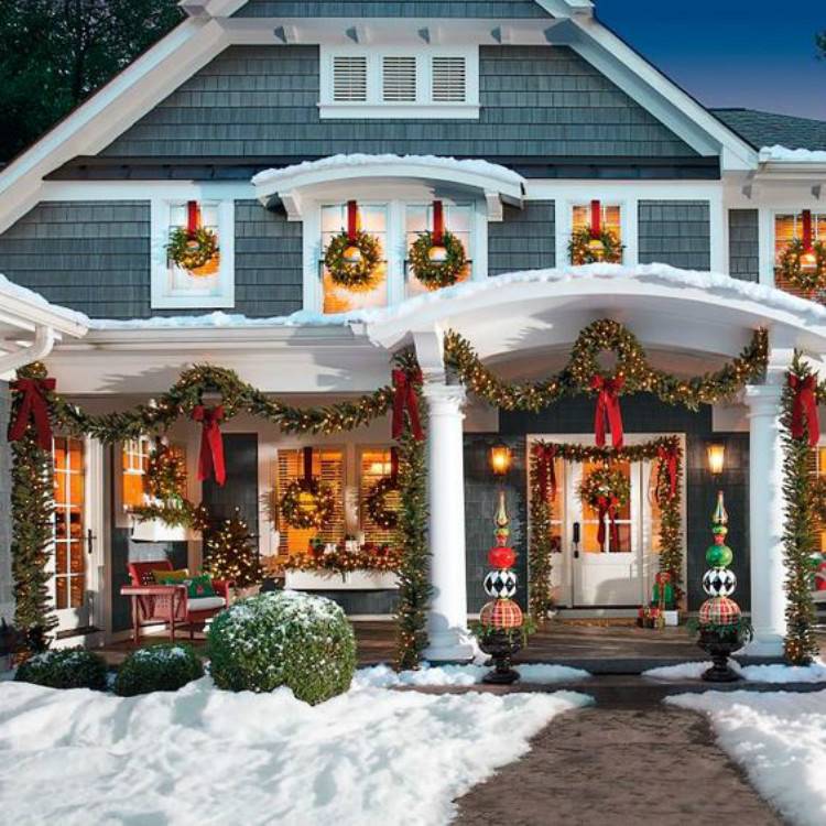 Gorgeous Christmas Porch Decoration Ideas You Need Copy Now; Christmas Home Decor; Christmas Decor; Porch Decor; Christmas Porch Decor; Home Decor; Christmas; Christmas Tree; #christmas #christmasdecor #christmasprochdecor #homedecor #porchdecor #christmastreedecor #christmastree