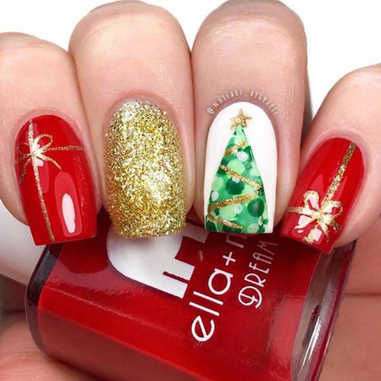 Gorgeous Christmas Nail Designs You Need To Copy Now; Christmas Red Nails; Red Nails; Christmas Nails; Christmas Square Nails; Christams Coffin Nails; Christmas Almond Nail; Christmas Stiletto Nails; Holiday Nails #nails #nailsdesign #christmasnails #christmassquarenails #christmascoffinnails #christmasalmondnail #christmasstilettonails #holidaynails #holidayrednails #christmasrednails