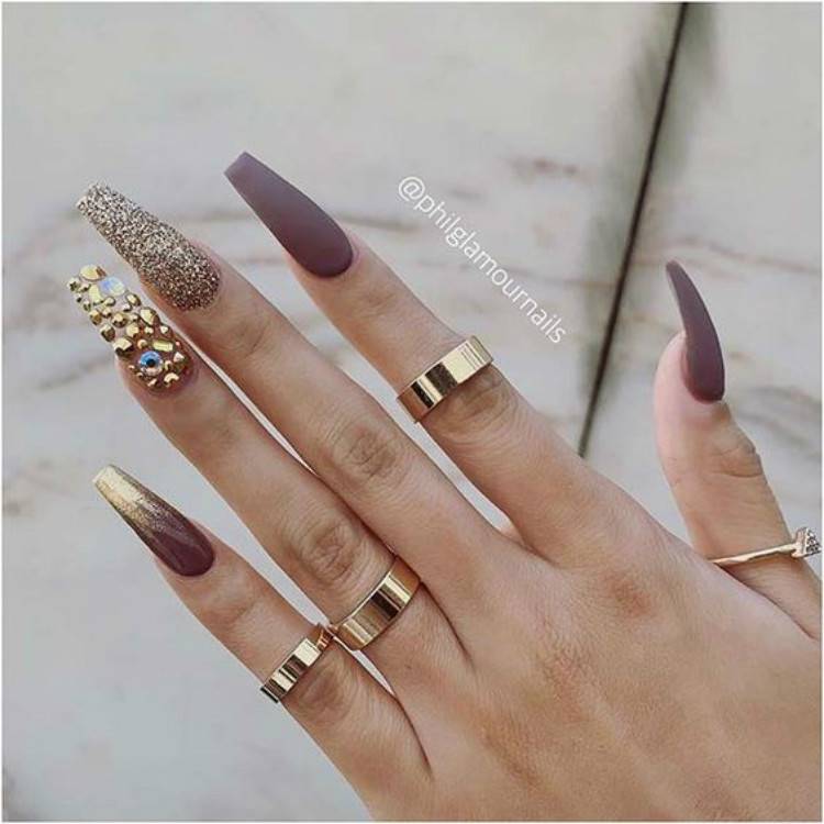 Stunning Arcylic Winter Coffin Nail Ideas For You; Winter Nails; Winter Coffin Nails; Coffin Nails; Arcylic Nails; Glitter Coffin Nails; Rhinestones Coffin Nails; Black And White Coffin Nails; #wintercoffinnails #coffinnails #arcyliccoffinnails #nails #blackandwhitecoffinnails #glittercoffinnails #rhinestonecoffinnails