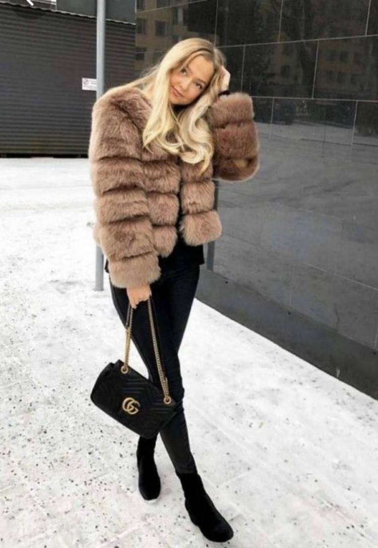 Stunning And Elegant Faux Fur Outfits In Winter; Winter Outfits; Outfits; Winter Coat; Faux Fur Jacket; Faux Fur Coat; Faux Fur Vest; Winter Faux Fur Outfits; Faux Fur Coat With Boots; Faux Fur Vest With Skirt; Winter Skirt; Winter Boots;#winteroutfit #outfits #fauxfurjacket #fauxfurcoat #fauxfurvest #winterboots #winterskirt #fauxfurcoatwithboots