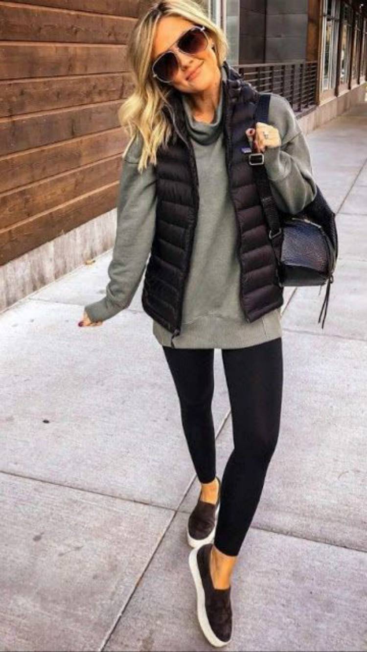 Gorgeous And Cozy Winter Outfits You Must Love; Winter Outfits; Outfits; Winter Coat; Puffy Jacket; Teddy Jacket; Trench Coat; Puffy Vest; Sweater Dress;  #winteroutfit #outfits #teddyjacket #trenchcoat #sweaterdress #puffyjacket #puffyvest