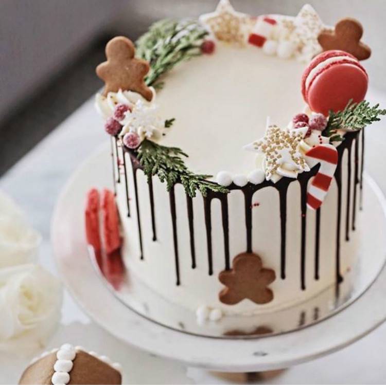 Pretty And Adorable Christmas Cakes You Love To Have; Christmas Cake; Christmas; Christmas Holiday; Pretty Cake; Holiday Cake; Cake; Winter Cake; Berry Christmas Cake; #christmas #christmascake #christmasberrycake #cake #wintercake #holidaycake #prettycake