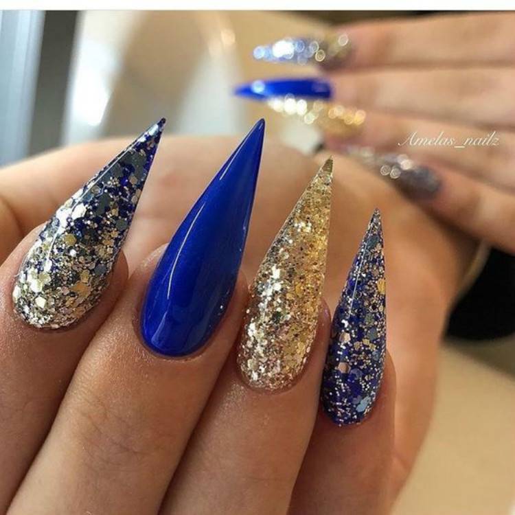 Gorgeous Winter Nail Designs Are Perfect For You; Rhinestones Nails; Winter Nails; Winter Square Nails; Winter Coffin Nails; Winter Stiletto Nails; Holiday Nails #nailsdesign #christmasnails #nails #cwintercoffinnails #winterstilettonails #holidaysquarenails #holidaynails #winternails