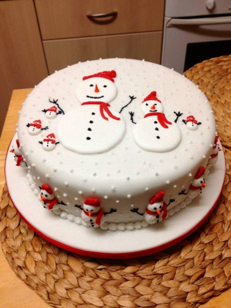 Pretty And Adorable Christmas Cakes You Love To Have; Christmas Cake; Christmas; Christmas Holiday; Pretty Cake; Holiday Cake; Cake; Winter Cake; Berry Christmas Cake; #christmas #christmascake #christmasberrycake #cake #wintercake #holidaycake #prettycake