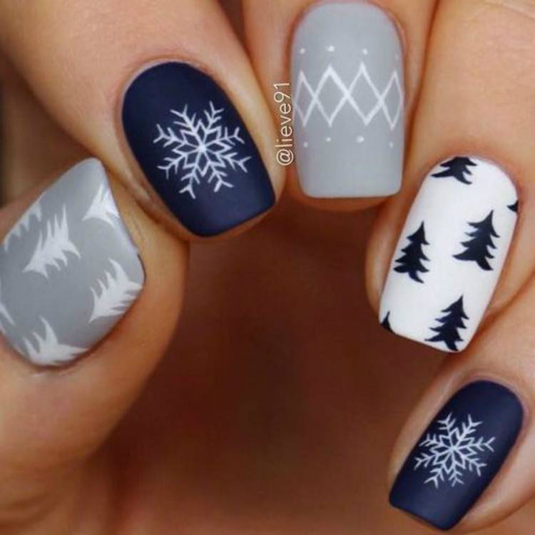 Adorable Christmas Nail Designs You Must Love; Christmas Red Nails; Red Nails; Christmas Nails; Christmas Square Nails; Christams Coffin Nails; Christmas Stiletto Nails; Holiday Nails #nails #nailsdesign #christmasnails #christmassquarenails #christmascoffinnails #christmasstilettonails #holidaynails #holidayrednails #christmasrednails