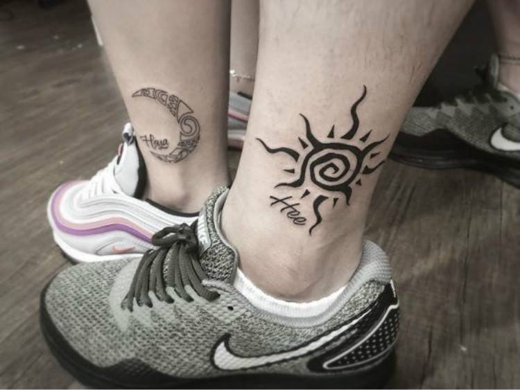 Romantic And Sweet Couple Matching Tattoo Designs For You; Couple Tattoo Ideas; Couple Tattoos; Matching Couple Tattoos;Simple Couple Matching Tattoo;Tattoos;  #Tattoos #Coupletattoo#Matchingtattoo#valentine's #valentine'stattoo 