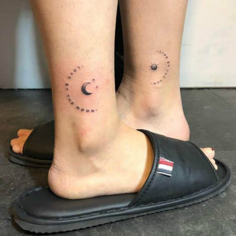 Romantic And Sweet Couple Matching Tattoo Designs For You; Couple Tattoo Ideas; Couple Tattoos; Matching Couple Tattoos;Simple Couple Matching Tattoo;Tattoos;  #Tattoos #Coupletattoo#Matchingtattoo#valentine's #valentine'stattoo 