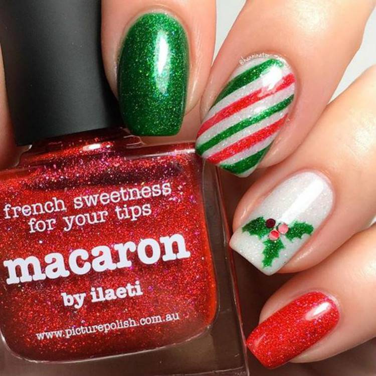 Gorgeous Christmas Nail Designs With Green And Red Colors; Christmas Red Nails; Red Nails; Christmas Nails; Christmas Square Nails; Christams Coffin Nails; Christmas Green Nail; Christmas Stiletto Nails; Holiday Nails #nails #nailsdesign #christmasnails #christmassquarenails #christmascoffinnails #christmasgreennail #christmasstilettonails #holidaynails #holidayrednails #christmasrednails