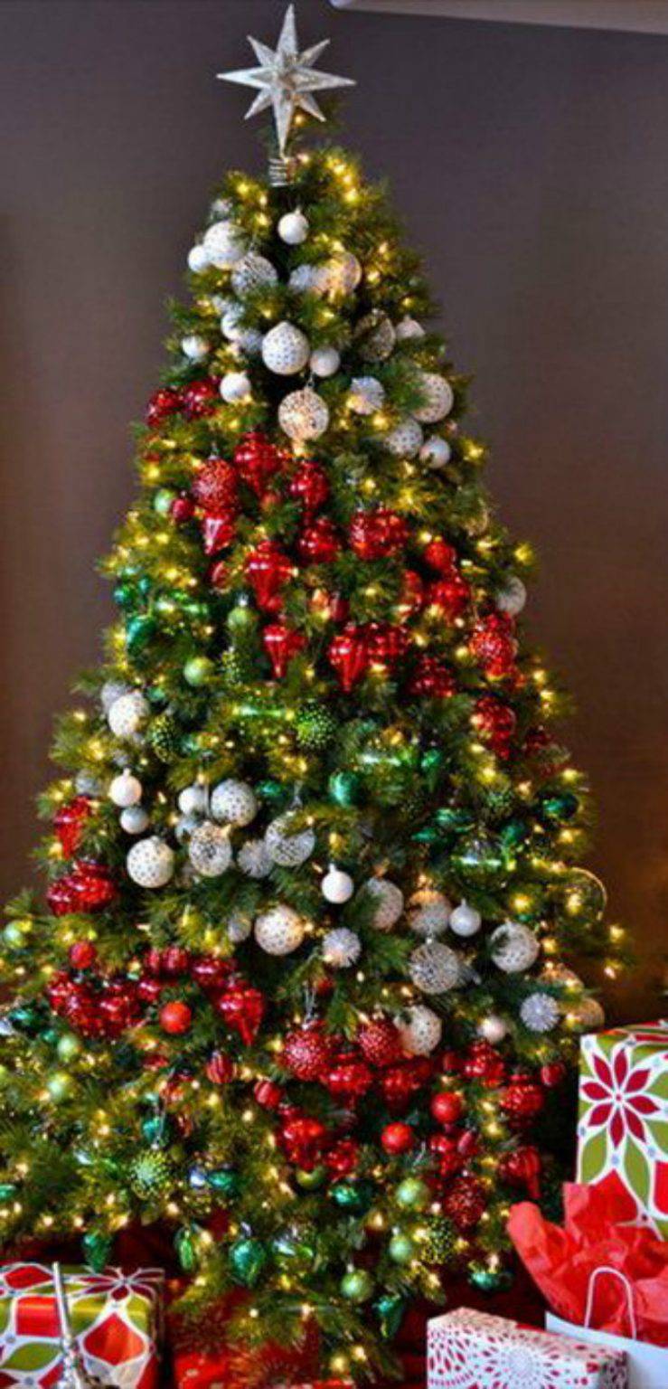 30 Amazing And Gorgeous Christmas Tree Decoraiton Ideas To Copy Now ...