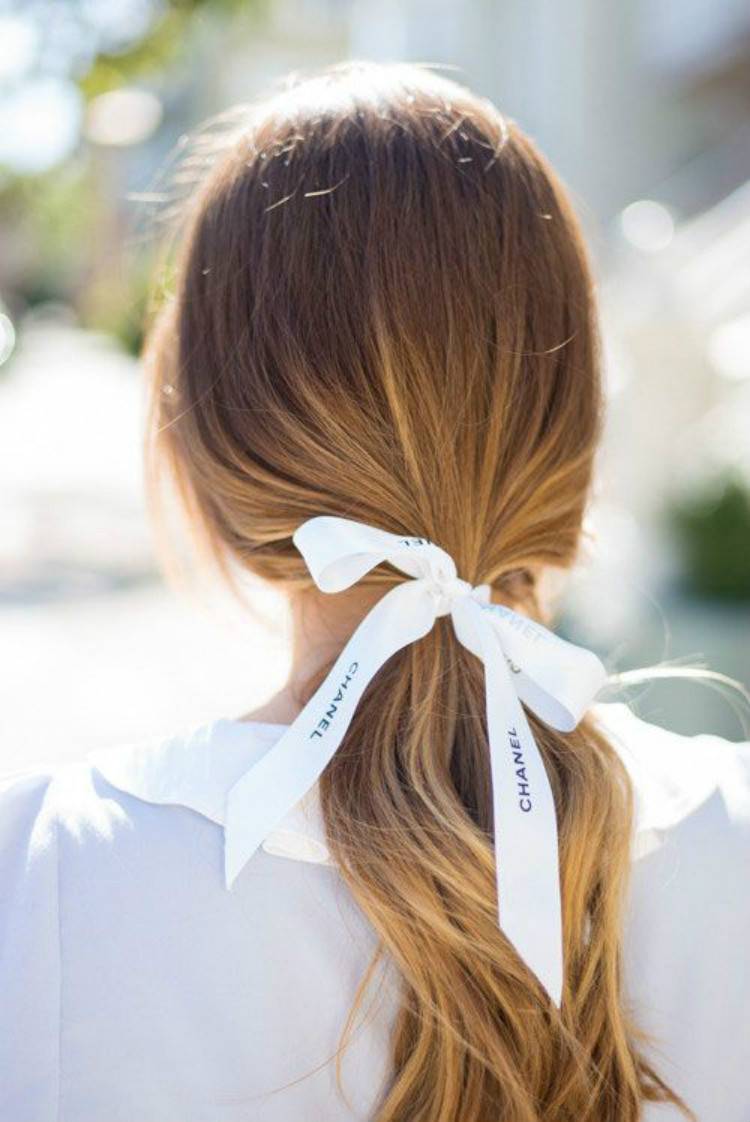 Pretty And Cute Christmas Hairstyles For Teen Girls; Christmas; Christmas Hairstyle; Hairstyle; Hair Idea; Ponytail With Ribbon; Braided Ponytail Hairstyle; Ponytail With Jewelry Hairstyle; Holiday Hairstyle; Hairstyle With Bangs#christmas #christmashairstyle #christmashairideas #ponytail #braidedhairstyle #holidayhairstyle #halfupponytailhairstyle #ponytailwithjewelryhairstyle #hairstylewithbangs
