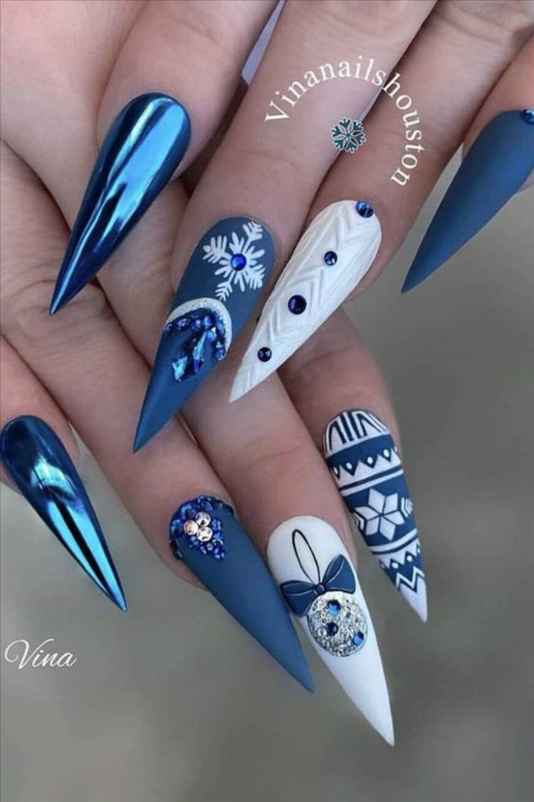 Adorable Christmas Nail Designs You Must Love; Christmas Red Nails; Red Nails; Christmas Nails; Christmas Square Nails; Christams Coffin Nails; Christmas Stiletto Nails; Holiday Nails #nails #nailsdesign #christmasnails #christmassquarenails #christmascoffinnails #christmasstilettonails #holidaynails #holidayrednails #christmasrednails