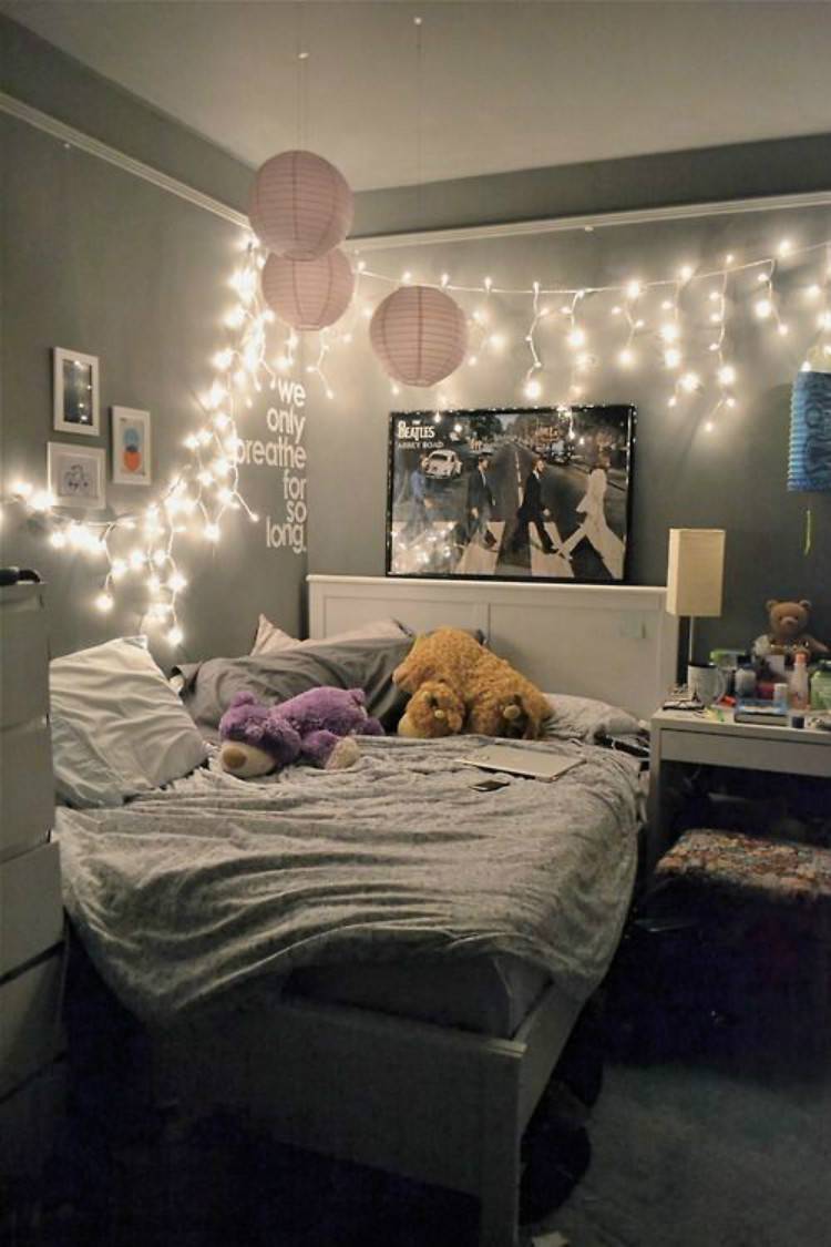 Gorgeous String Lights Decoration Ideas In The Bedroom; Home Decor; Bedroom Decor; Bedroom; Bedroom Lights; String Lights; Wall String Lights; Frame String Lights; #homedecor #bedroomdecor #bedroom #bedroomlights #stringlights #wallstringlight #framestringlights #bedroomstringlights