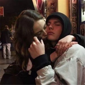 30 Adorable Teen Couple Goals For Your Sweet Love Story - Women Fashion ...