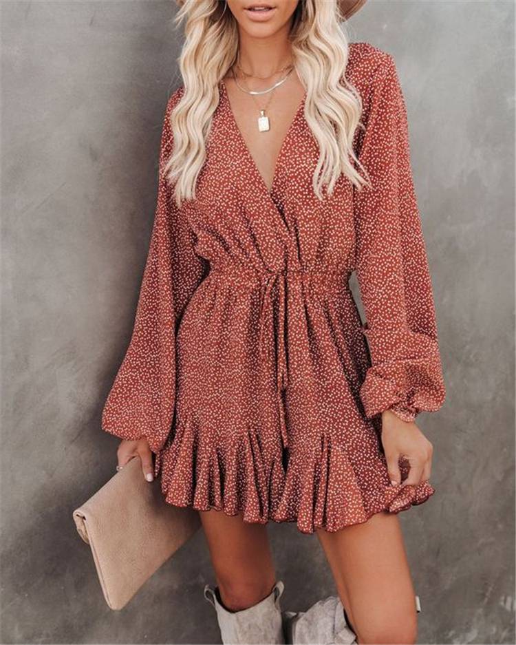 Gorgeous Spring Outfits To Make You Glam; Spring Outfits; Outfits; Oversize Sweater; Spring Ripped Jeans Outfits; Sweater Outfits; Spring Suits; Spring Skirt Outfits; Cute Spring Outfits; Spring Dress #springoutfits #outfits #springsweateroutfits #springskirt #springrippedjeans #springpants #springdress #oversizesweater