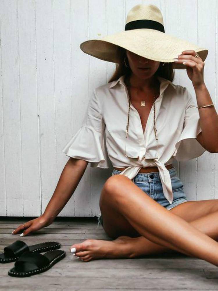 Stunning And Sexy Beach Outfits For Your Summer Holiday; Summer Dress; Beach Outfits; Beach Dress; Hot Shorts; Linen Pants; Boho Dress; Beach Boho Dress; Sexy Outfits; Summer Outfits #summeroutfits #beachdress #beachoutfits #hotpants #linenpants #bohodress #beachbohodress #sexydress #sexyoutfits