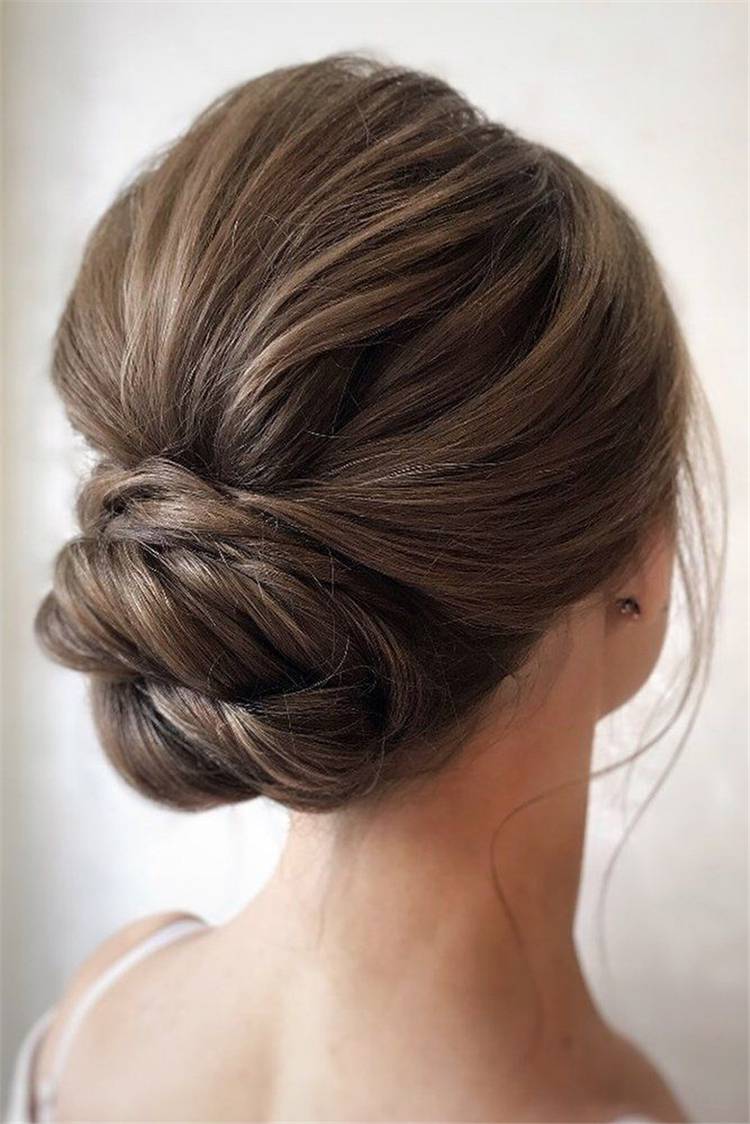 Cute Valentine's Hairstyles To Make Your Life Sweet; Hairstyle; Hair Idea; Valentine's Hairstyles; Valentine's Day; Pretty Hairstyles; Easy Hairstyles; Ponytail; High Bun Hairstyles; Low Bun Hairstyles; Boxer Hairstyle #Valentine #Valentine'sDay #hairstyles #easyhairstyles #boxerhairstyle #ponytail #bunhairstyles #lowbunhairstyles