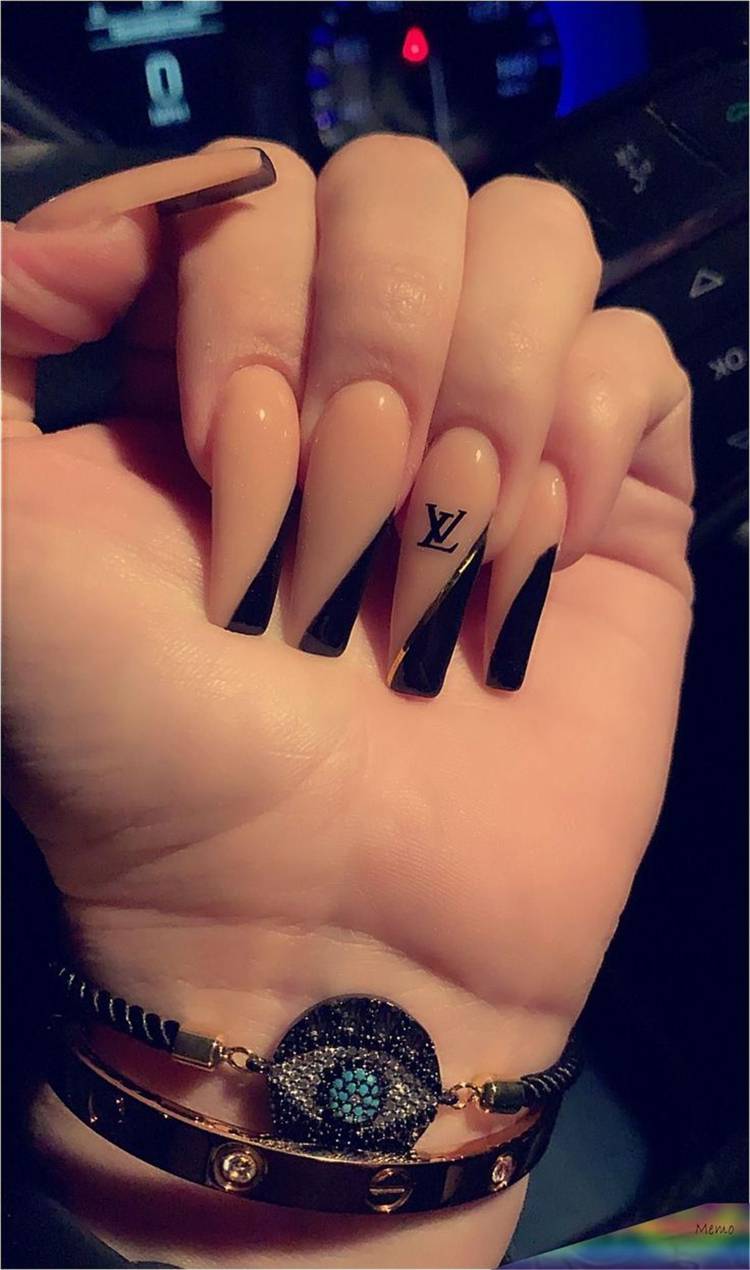 Gorgeous French Tip Nail Designs For Your Inspiration; French Nails; Simple Nails; Nail Designs; Square French Nail Designs; Coffin French Nail Designs; Stiletto French Nails; French Tip Nails; #nails #nail #frenchnail #simplenail #naildesign #squarefrenchnail #coffinfrenchnail #stilettofrenchnail #frenchtipnails